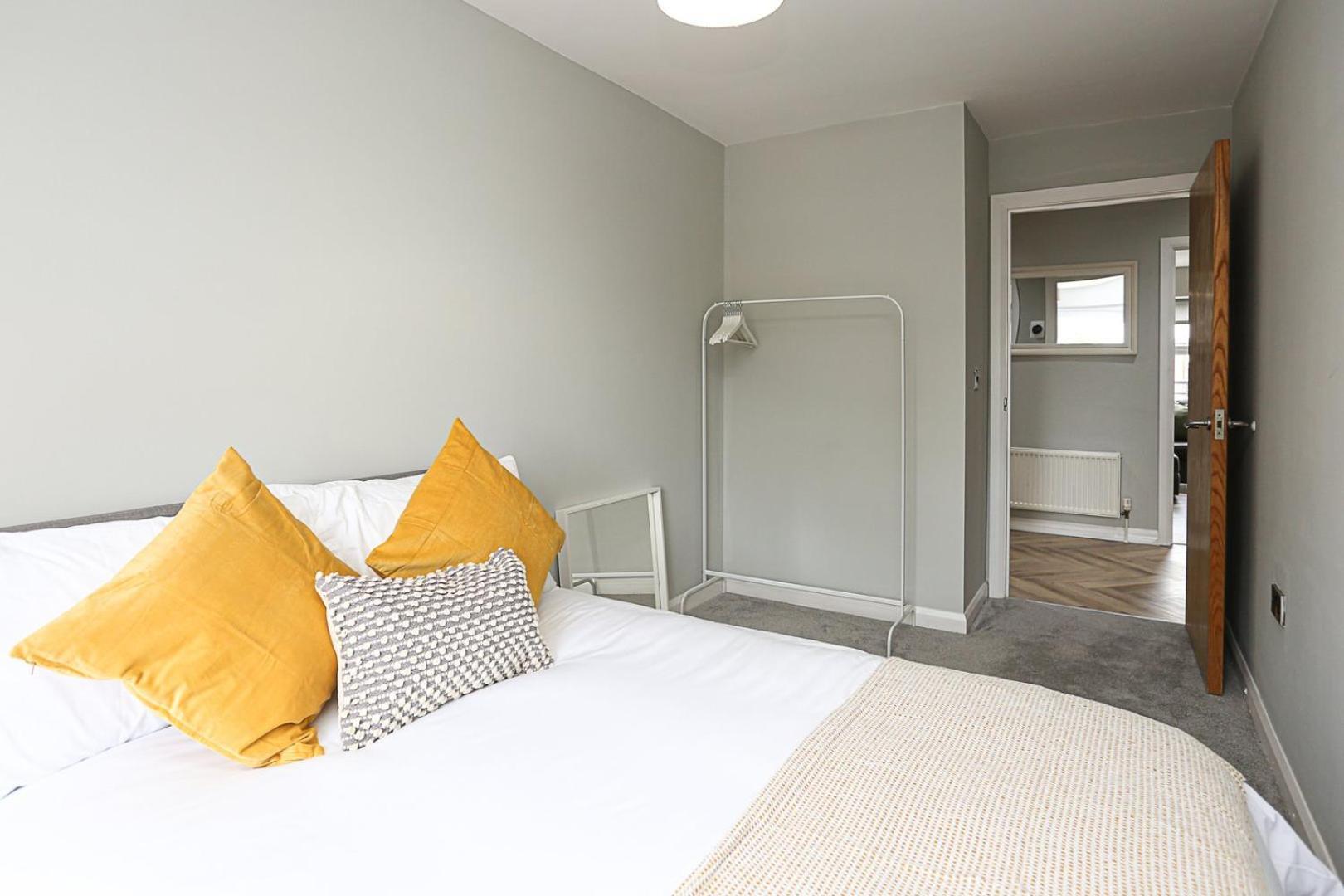 Charming Retreat In Belfast Apartment Exterior photo